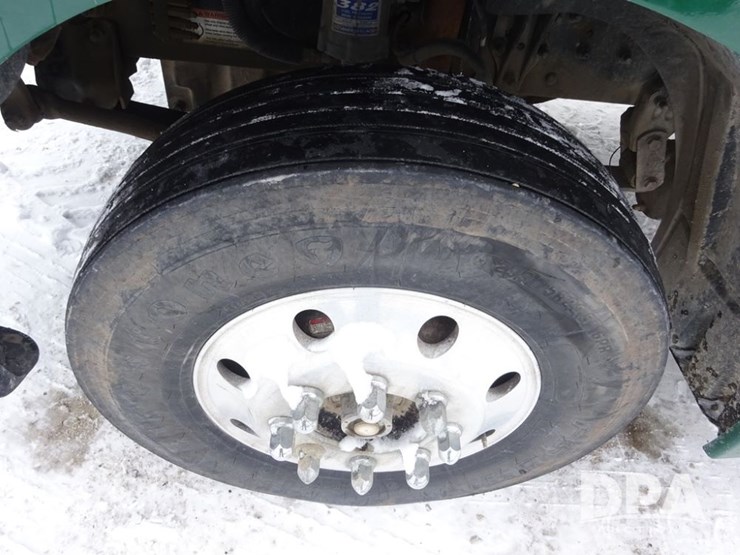 2007-freightliner-columbia-112-image-41