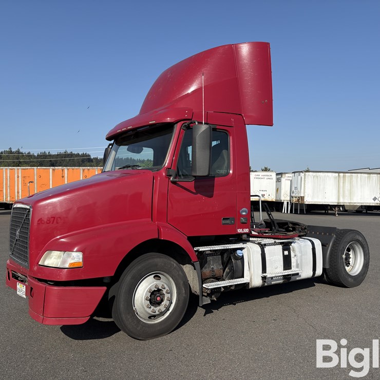 2014 Volvo VNM42T S/A Truck Tractor