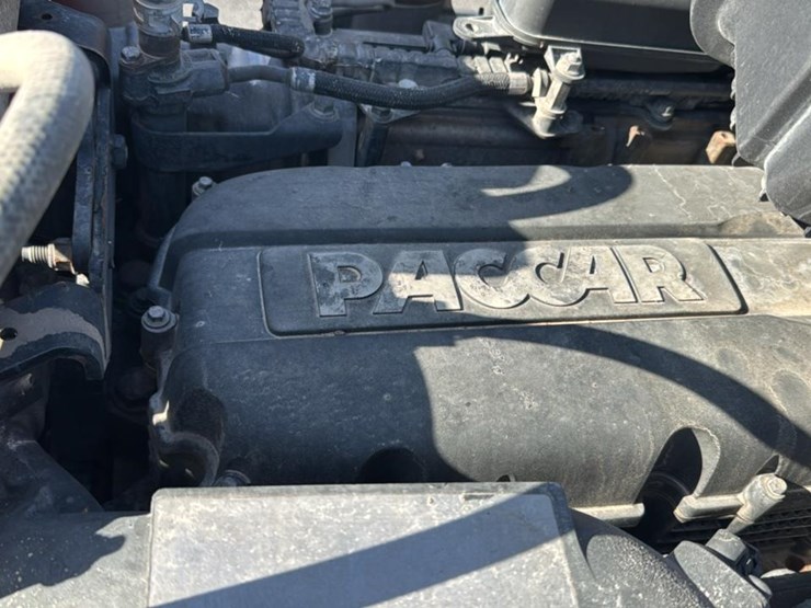 2019-kenworth-t680-image-16