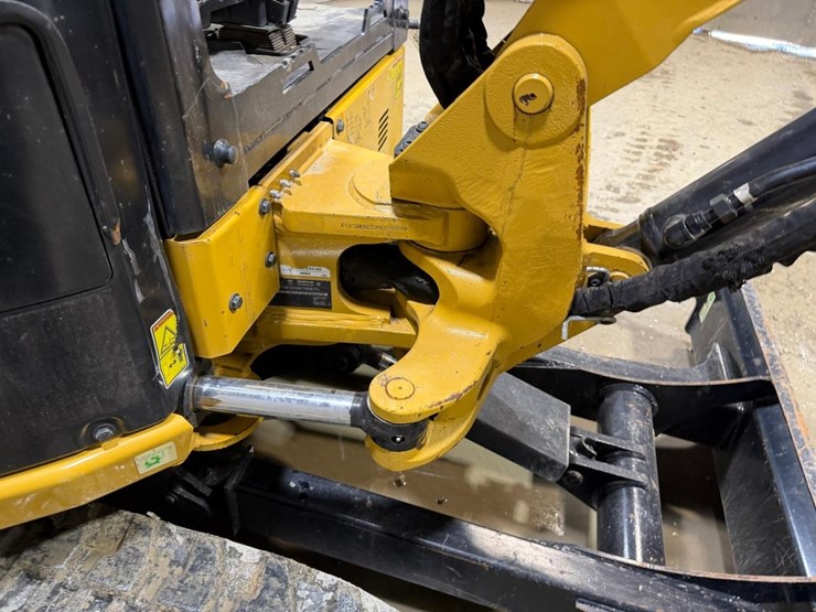 caterpillar-303cr-image-25