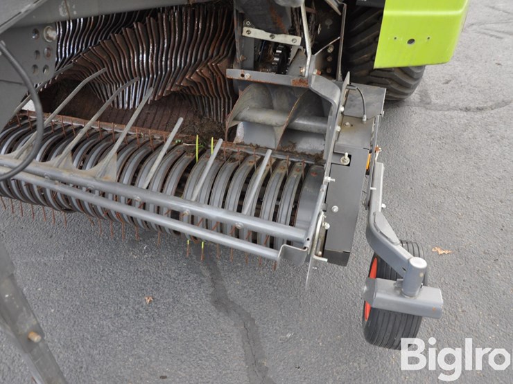 2020-claas-455-rollant-uniwrap-round-baler/bale-wrapper-image-13