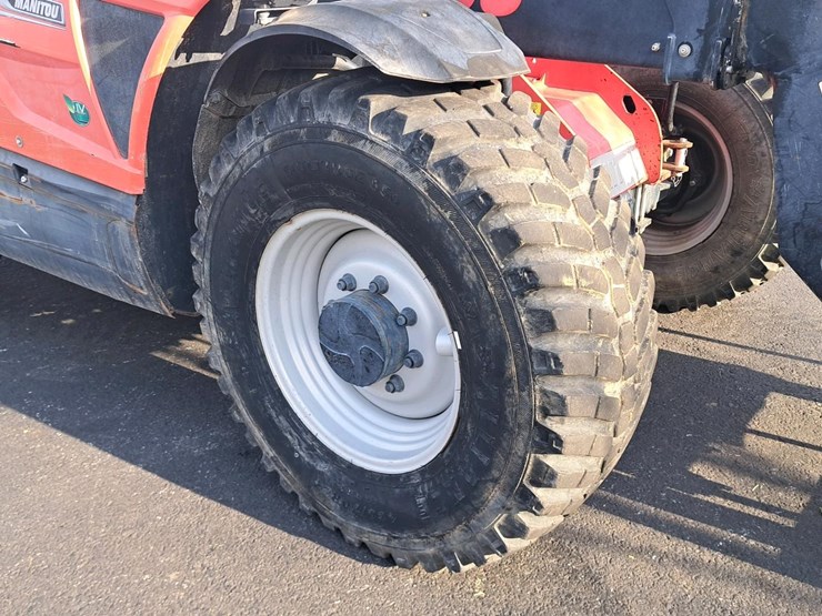 2019-manitou-mlt840-image-30