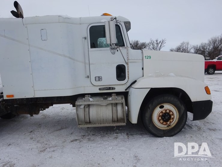 1994-freightliner-fld120-image-62