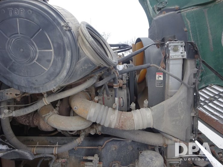 2007-freightliner-columbia-112-image-67