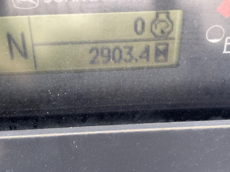 2017-deere-210l-image-59