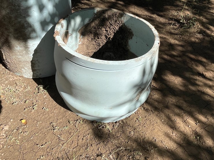 #3668-•-large-pipe-fittings-and-animal-cage-image-9