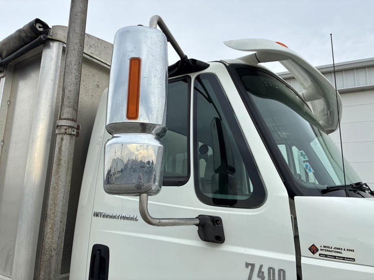 case-ih-7400-image-20