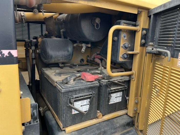 2006-caterpillar-160h-image-34