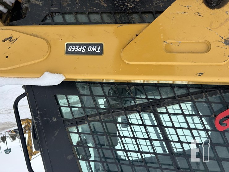 2021-caterpillar-259d3-image-28