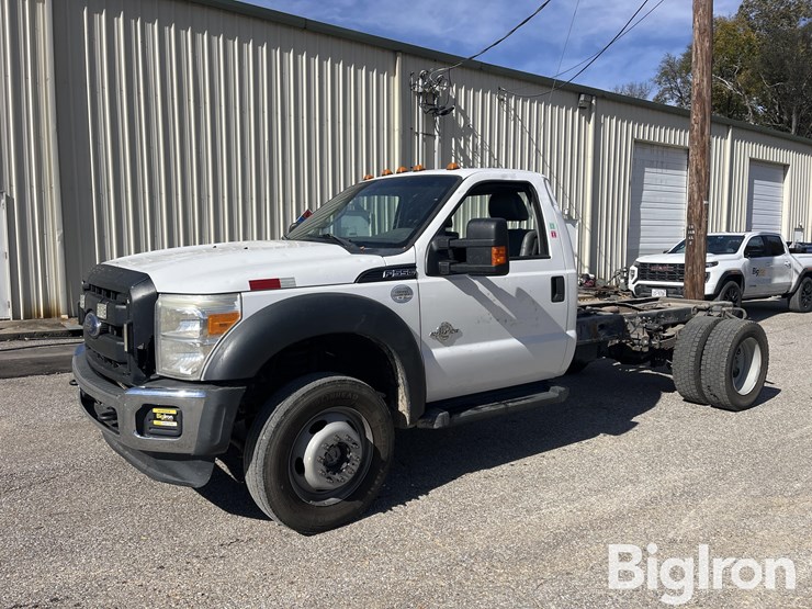 ford-f550-xl-image-1