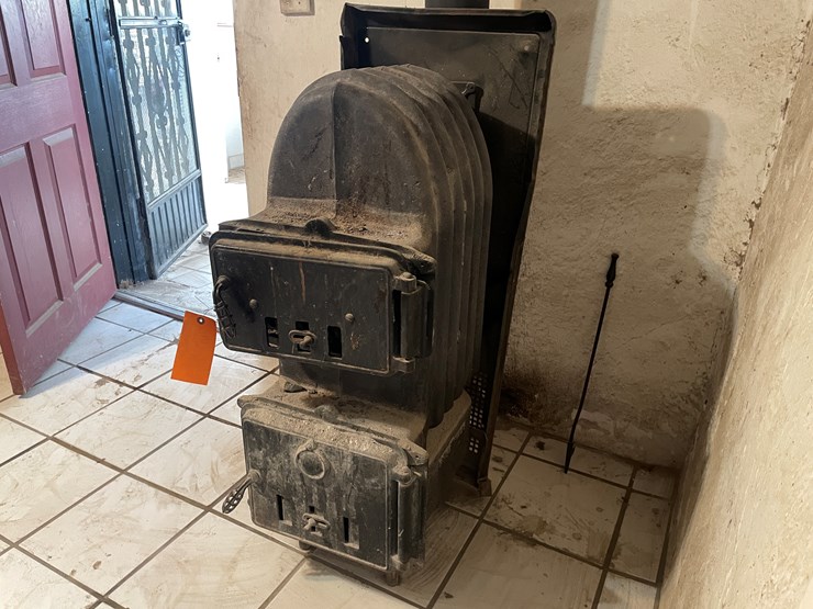 #3737-•-antique-cast-iron-stove/-water-heater-image-3