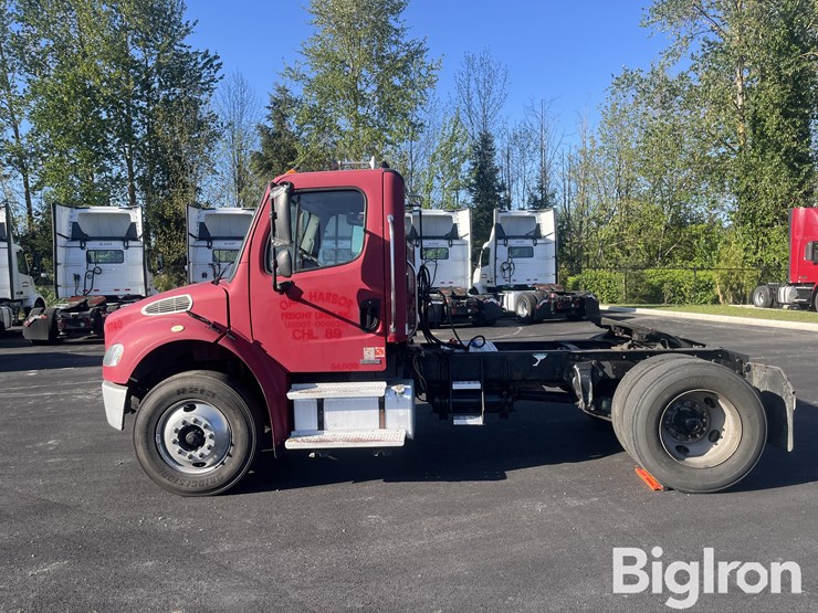 freightliner-m2-106-image-8