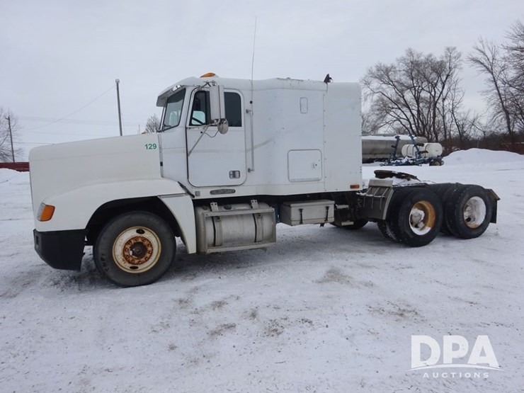 1994-freightliner-fld120-image-14
