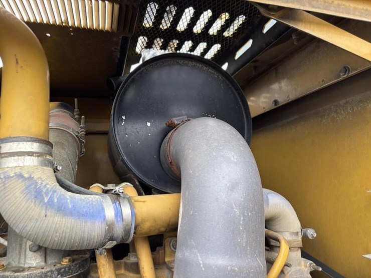 2005-caterpillar-143h-image-80