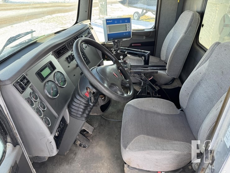 2014-kenworth-t370-image-60