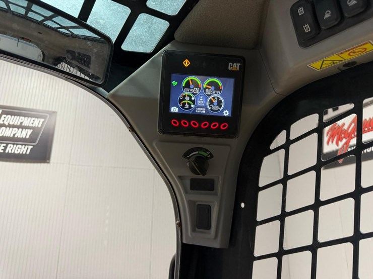2020-caterpillar-272d3-image-19