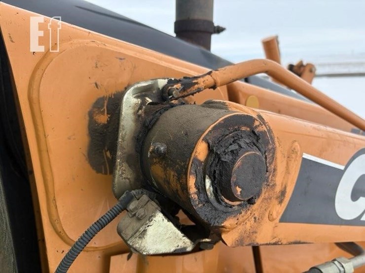 2006-case-580sm-image-29