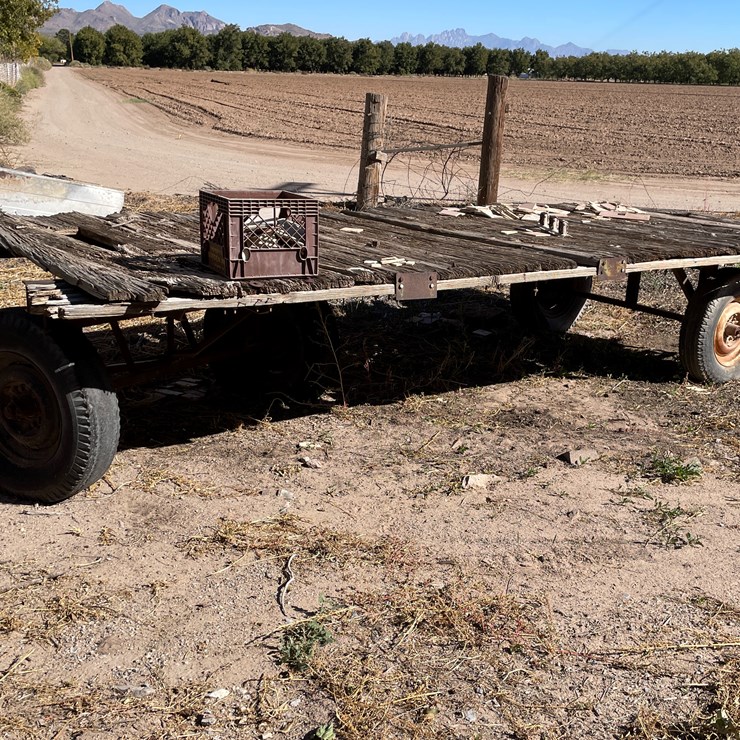 #3727 • 4-Wheel Flatbed Wagon