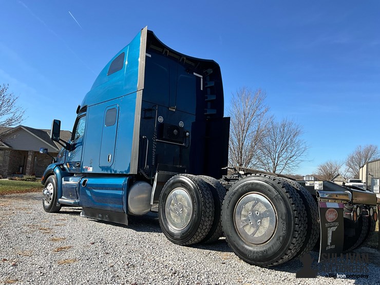 2020-peterbilt-579-image-7