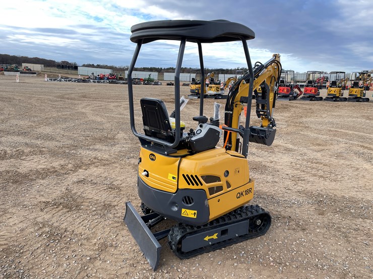 #9218-•-2025-unused-cfg-mini-excavator-image-3