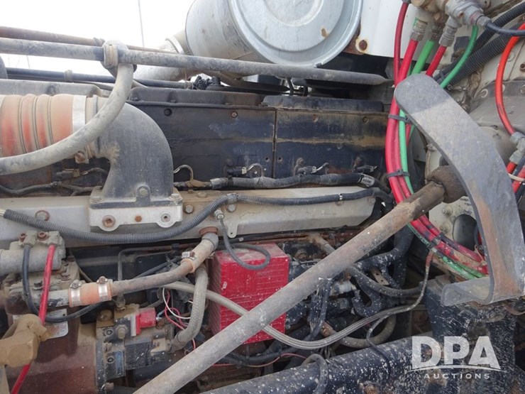 1994-freightliner-fld120-image-71