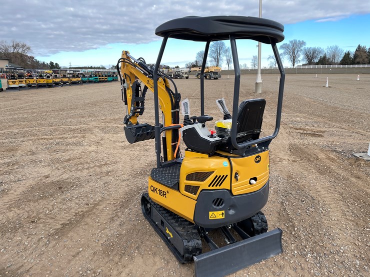 #9218-•-2025-unused-cfg-mini-excavator-image-2