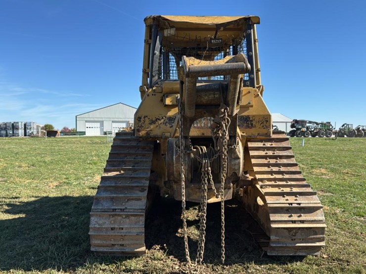 caterpillar-d4h-image-4