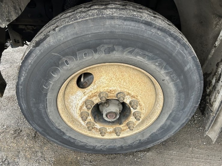 2009-freightliner-m2-s/a-asphalt-patch-truck-image-23