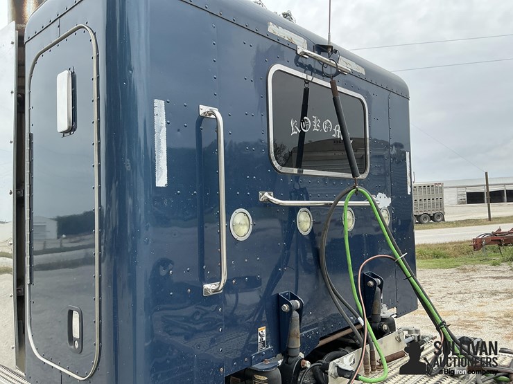 2013-peterbilt-386-image-19