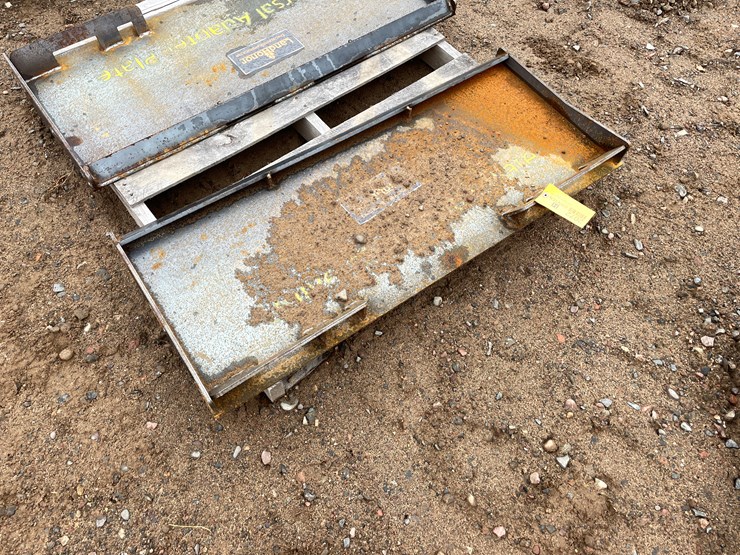 #2072-•-unused-2025-landhonor-skid-steer-universal-adapter-plate-attachment-image-3