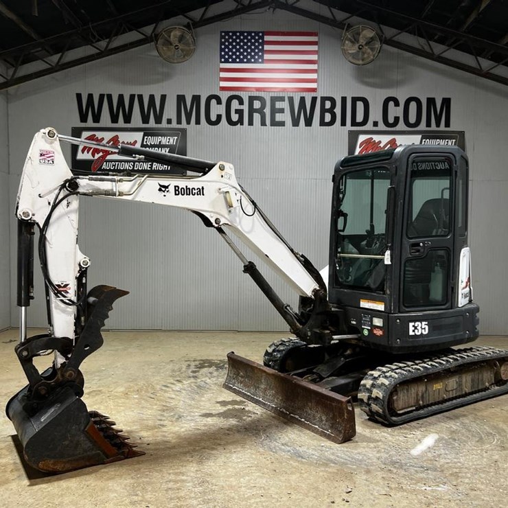 BOBCAT E35