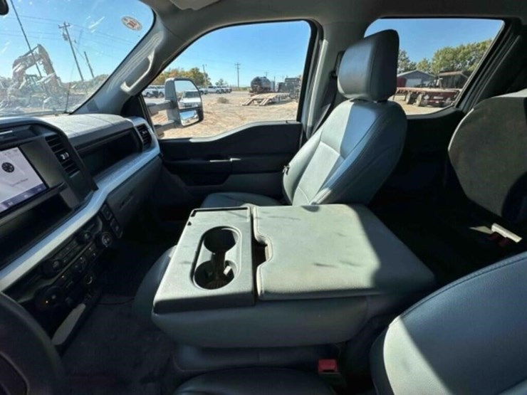 2024-ford-f350-image-39