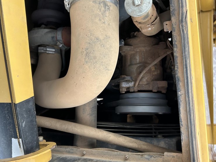 caterpillar-420d-image-59