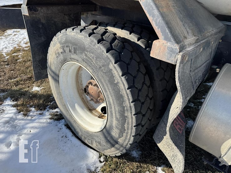 2014-kenworth-t370-image-13