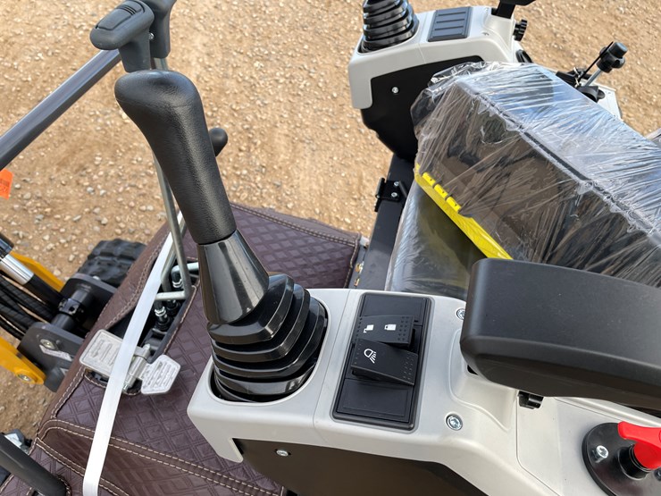 #9205-•-2025-unused-cfg-mini-excavator-image-24