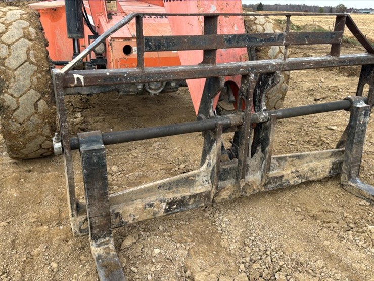 #107-•-2015-jlg-6042-telehandler-image-17