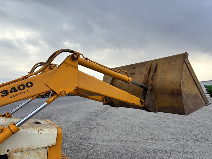 case-ih-3400-image-21