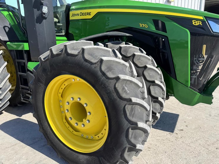 john-deere-8r-370-image-10