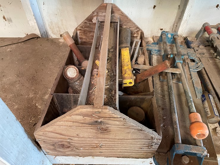 #3719-•-tile-saw,-cutters-and-hardware-box-image-4