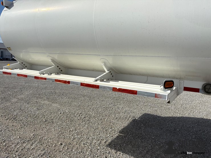 heil-trailer-image-19