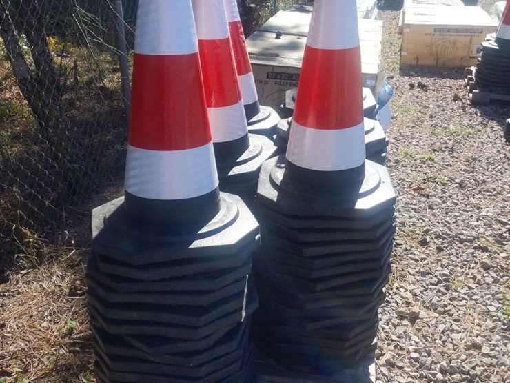 qty-(94)-unused-safety-cones-image-3