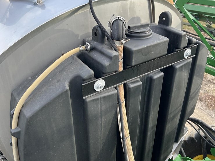 2017-john-deere-r4038-image-64