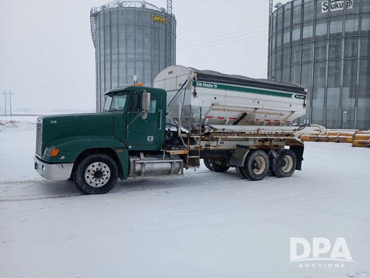 1996-freightliner-fld120-image-6