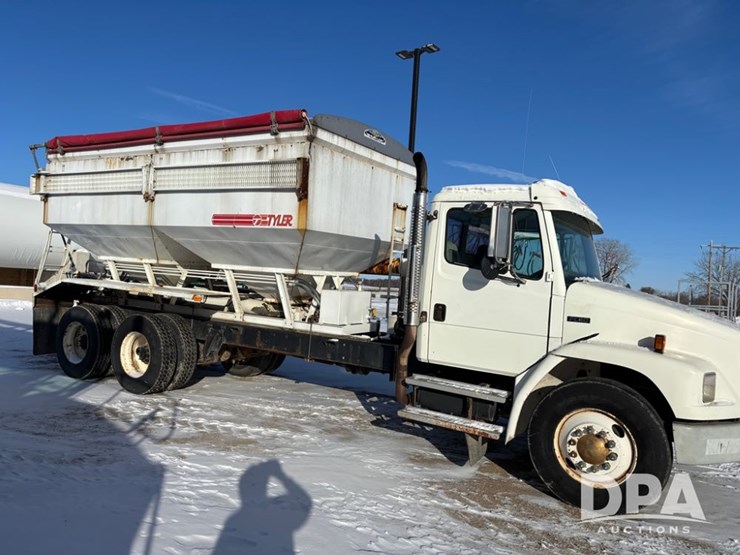 1998-freightliner-fl80-image-2