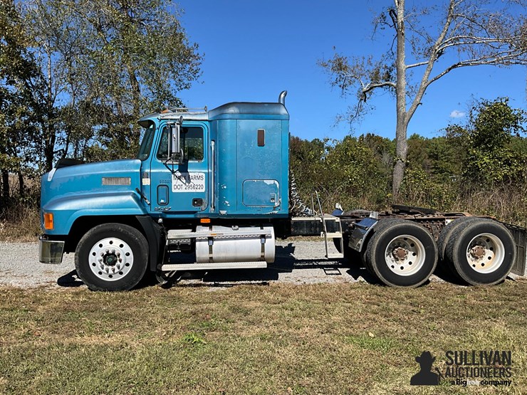 1998-mack-ch613-image-8