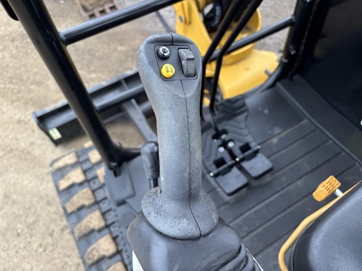 caterpillar-305cr-image-30