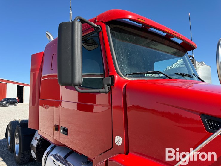 2007-volvo-vnl-t/a-sleeper-truck-tractor-image-11