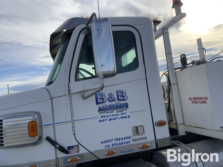 freightliner-coronado-132-image-11