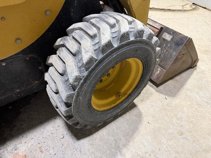 caterpillar-268b-image-16