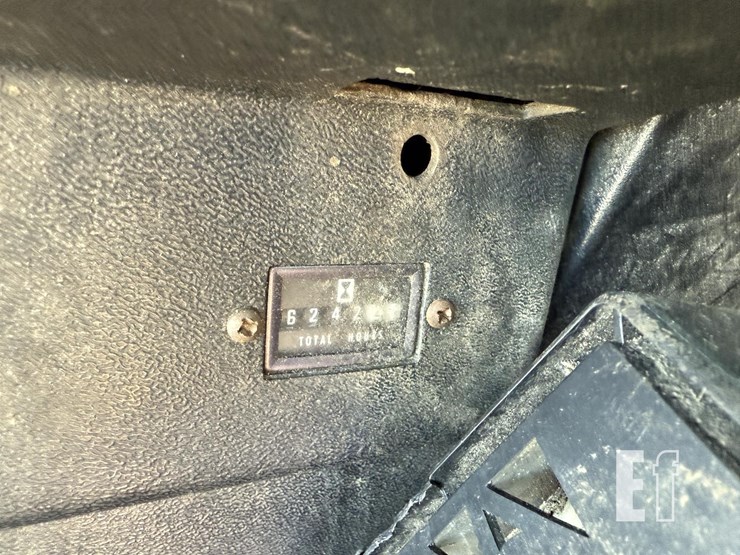 john-deere-8820-image-8